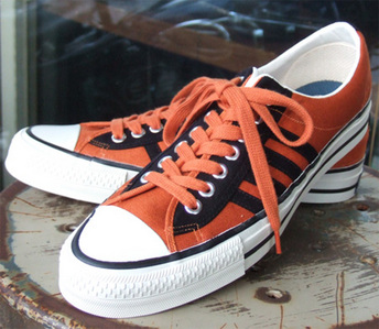 DW_Sneaker1.jpg